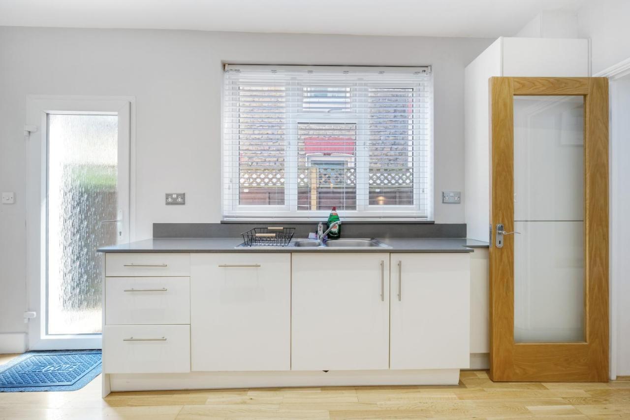 Luxury 3 Bedroom 2 Bathroom House, Fulham By 360Stays London Luaran gambar